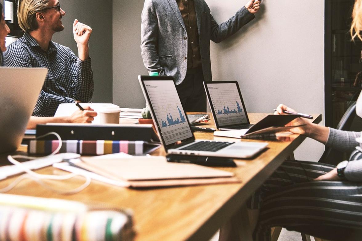 Session de travail collaboratif entre participants